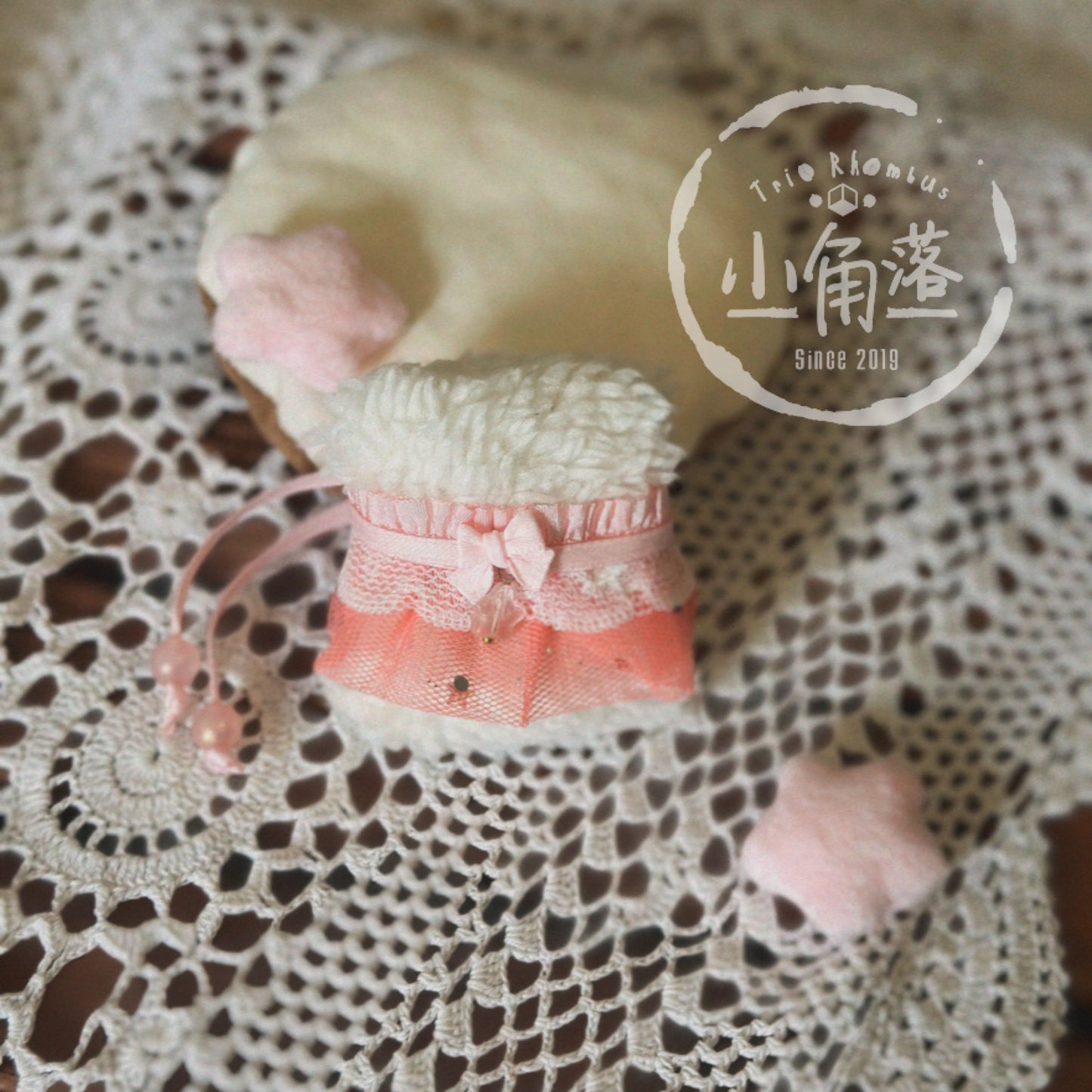 【TrioRhombus小角落】星語綺夢領巾 多色 / 10cm 棉花娃 - 紀物書館+JiWu Bookstore