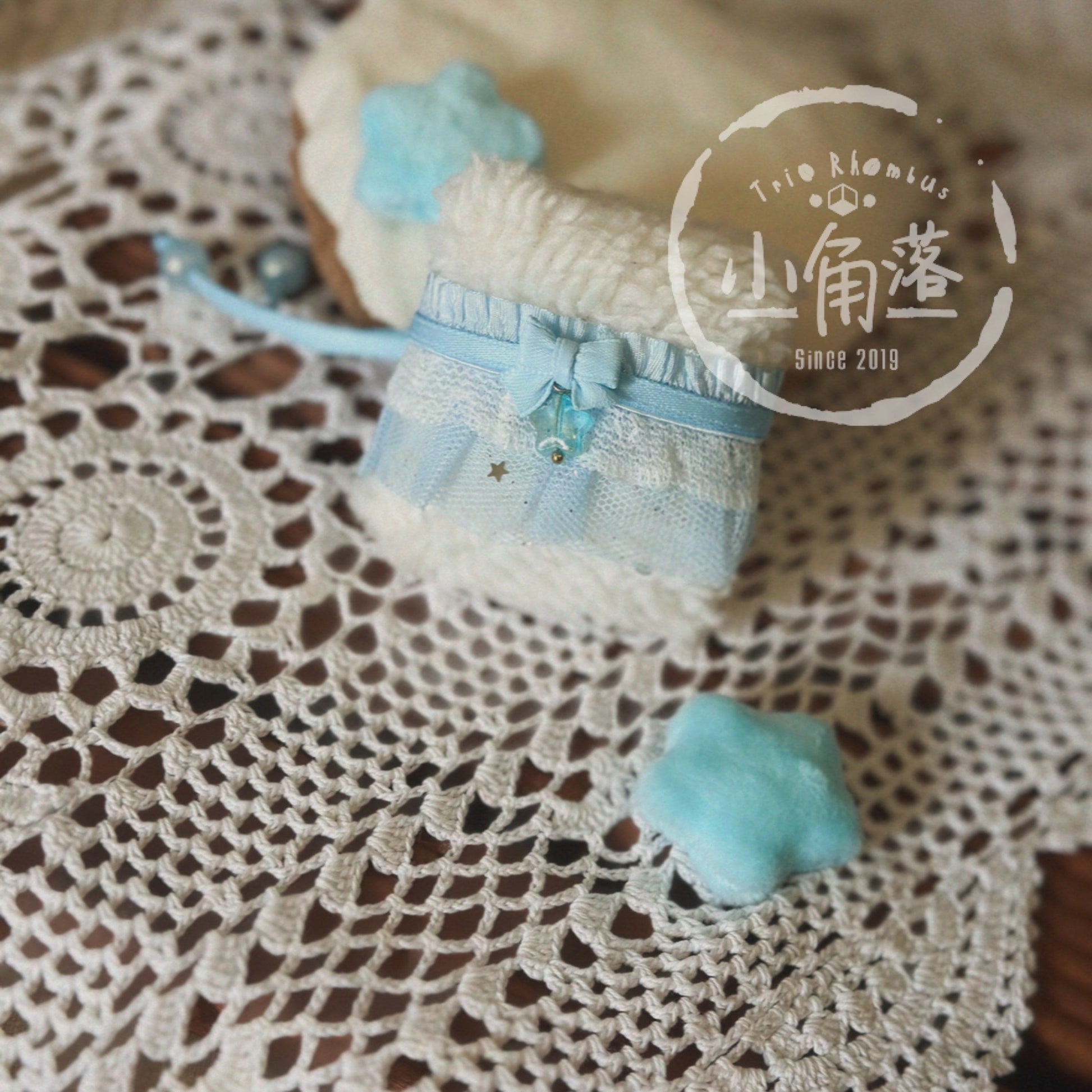 【TrioRhombus小角落】星語綺夢領巾 多色 / 10cm 棉花娃 - 紀物書館+JiWu Bookstore