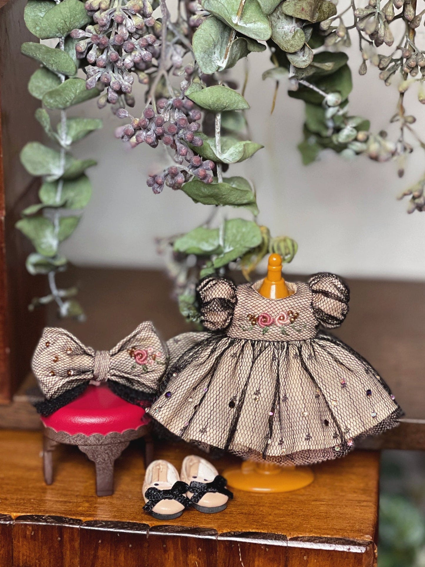 【Yenyumom】星夜漫步 刺繡洋裝套組 預購 / KUMUKUKU OB11 - 紀物書館+JiWu Bookstore