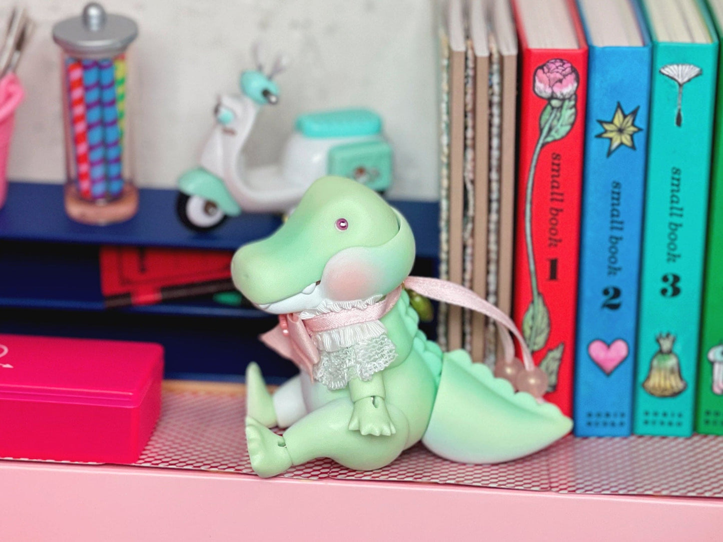 【Hatter's Grove】小鱷魚 Zucchini / 1/8 BJD KUMUKUKU - 紀物書館+JiWu Bookstore