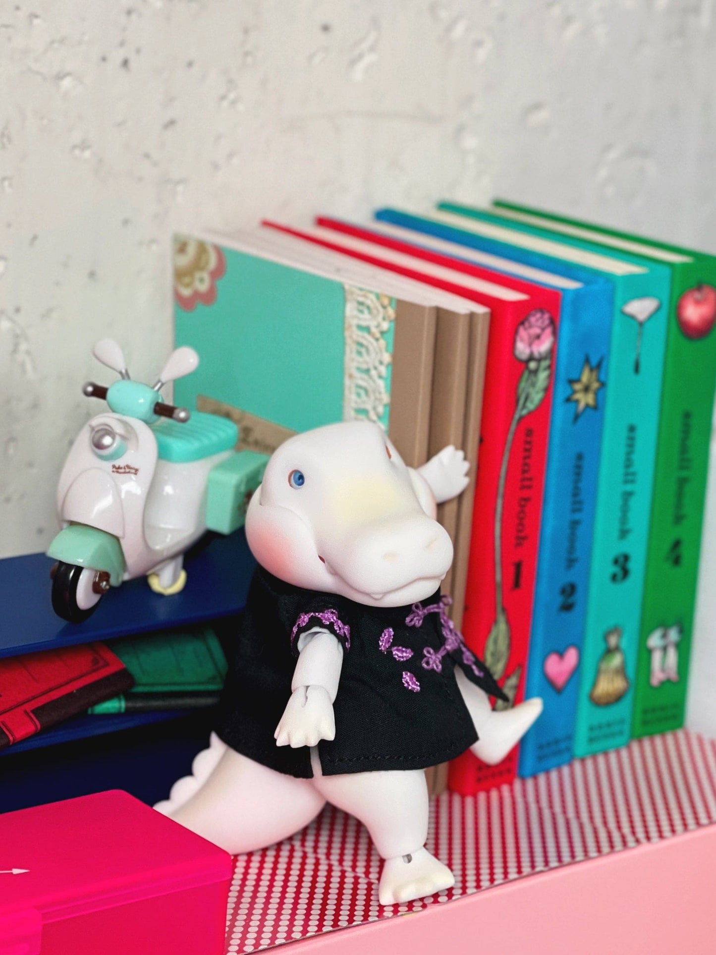 【Hatter's Grove】小鱷魚 Zucchini / 1/8 BJD KUMUKUKU - 紀物書館+JiWu Bookstore