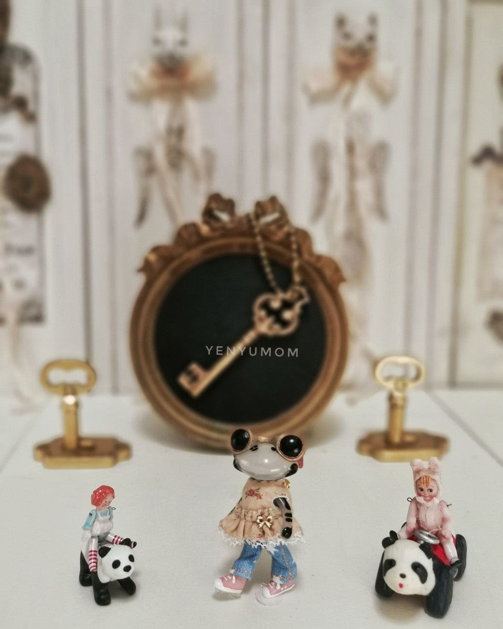 【Yenyumom】Floral Print Denim Set / Furtune Wanda Friends Wonder Frog - 紀物書館+JiWu Bookstore