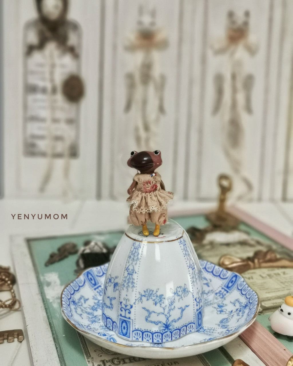 【Yenyumom】Floral Print Rompers / Furtune Wanda Friends Wonder Frog - 紀物書館+JiWu Bookstore