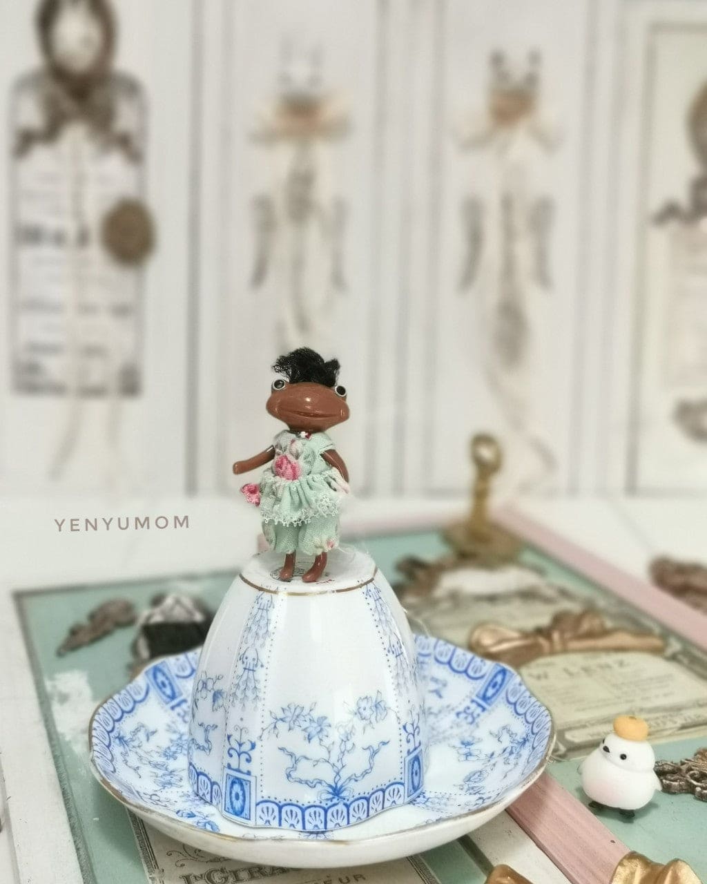 【Yenyumom】Floral Print Rompers / Furtune Wanda Friends Wonder Frog - 紀物書館+JiWu Bookstore