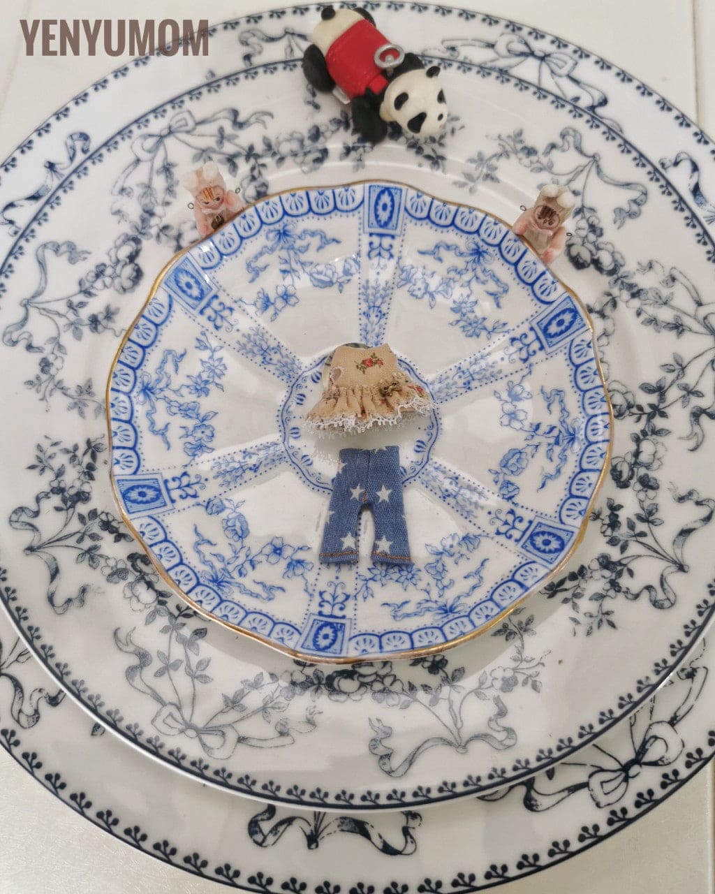 【Yenyumom】Floral Print Denim Set / Furtune Wanda Friends Wonder Frog - 紀物書館+JiWu Bookstore