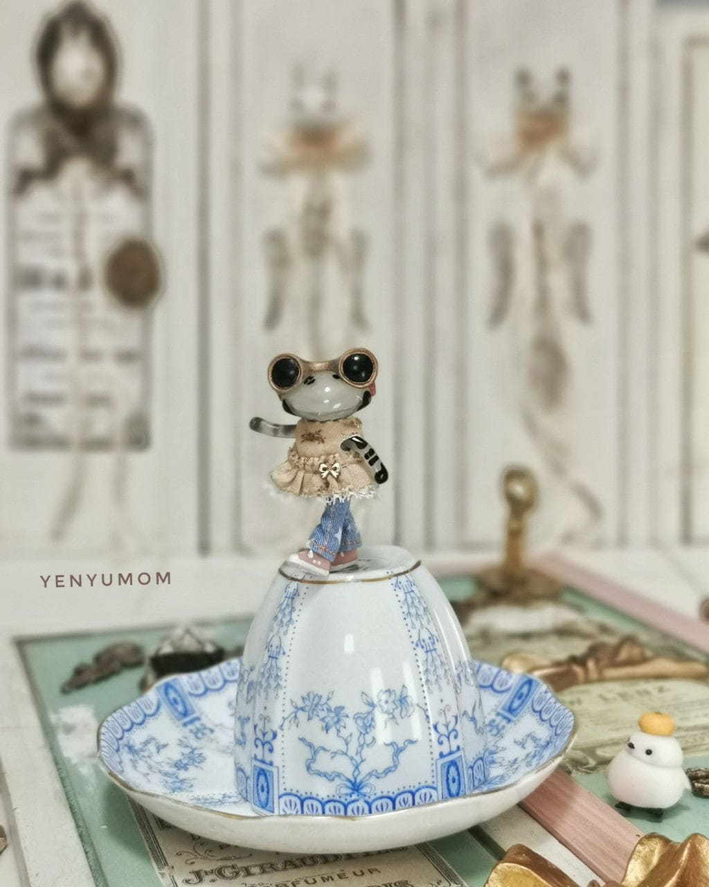 【Yenyumom】Floral Print Denim Set / Furtune Wanda Friends Wonder Frog - 紀物書館+JiWu Bookstore