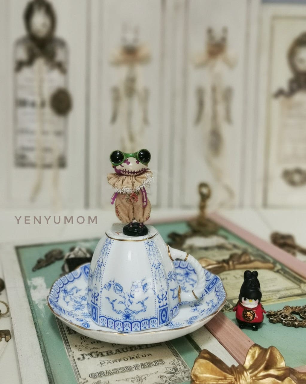 【Yenyumom】Floral Print Rompers / Furtune Wanda Friends Wonder Frog - 紀物書館+JiWu Bookstore