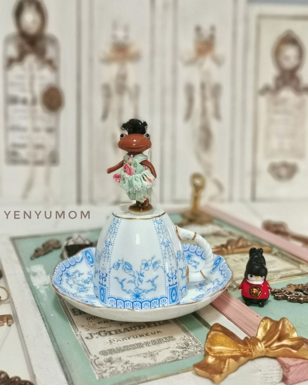 【Yenyumom】Floral Print Rompers / Furtune Wanda Friends Wonder Frog - 紀物書館+JiWu Bookstore