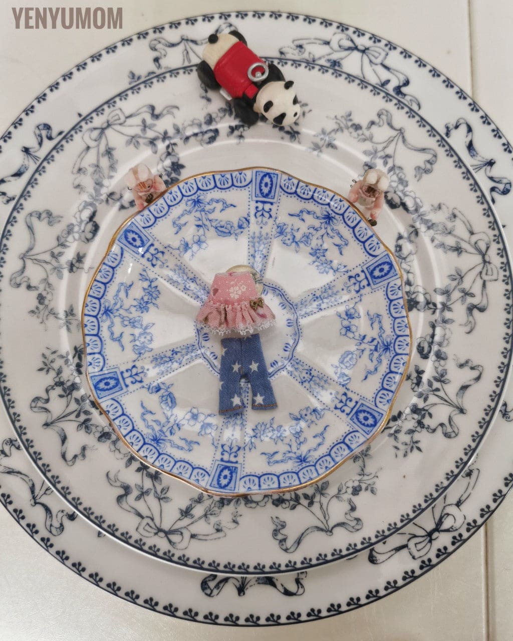 【Yenyumom】Floral Print Denim Set / Furtune Wanda Friends Wonder Frog - 紀物書館+JiWu Bookstore