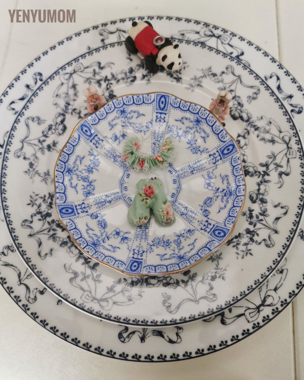 【Yenyumom】Floral Print Rompers / Furtune Wanda Friends Wonder Frog - 紀物書館+JiWu Bookstore