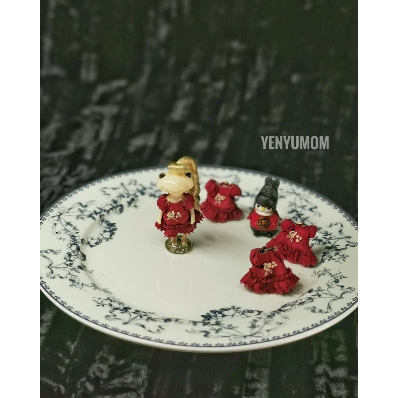 【Yenyumom】Embroidery Dress / Furtune Wanda Friends Wonder Frog