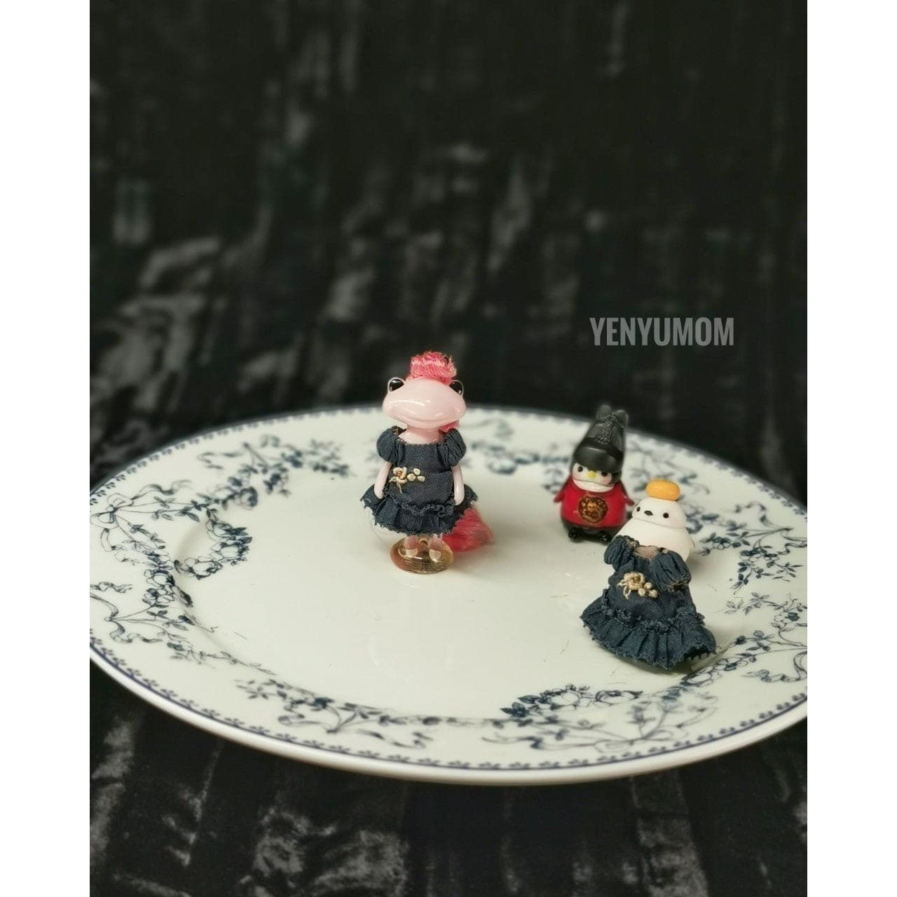 【Yenyumom】Embroidery Dress / Furtune Wanda Friends Wonder Frog